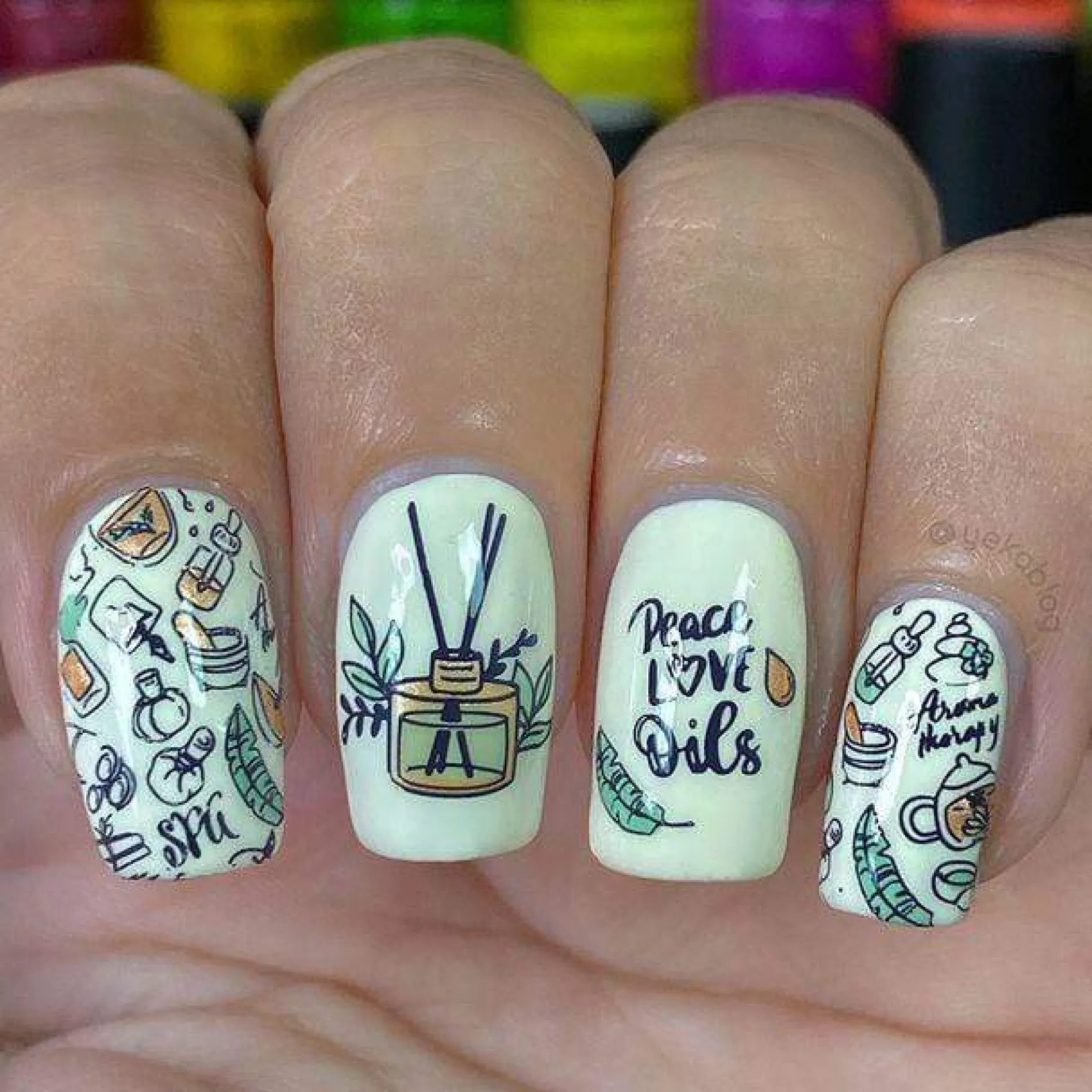 Aromatherapy: Scented Garden (MXM049) - Nail Stamping Plate