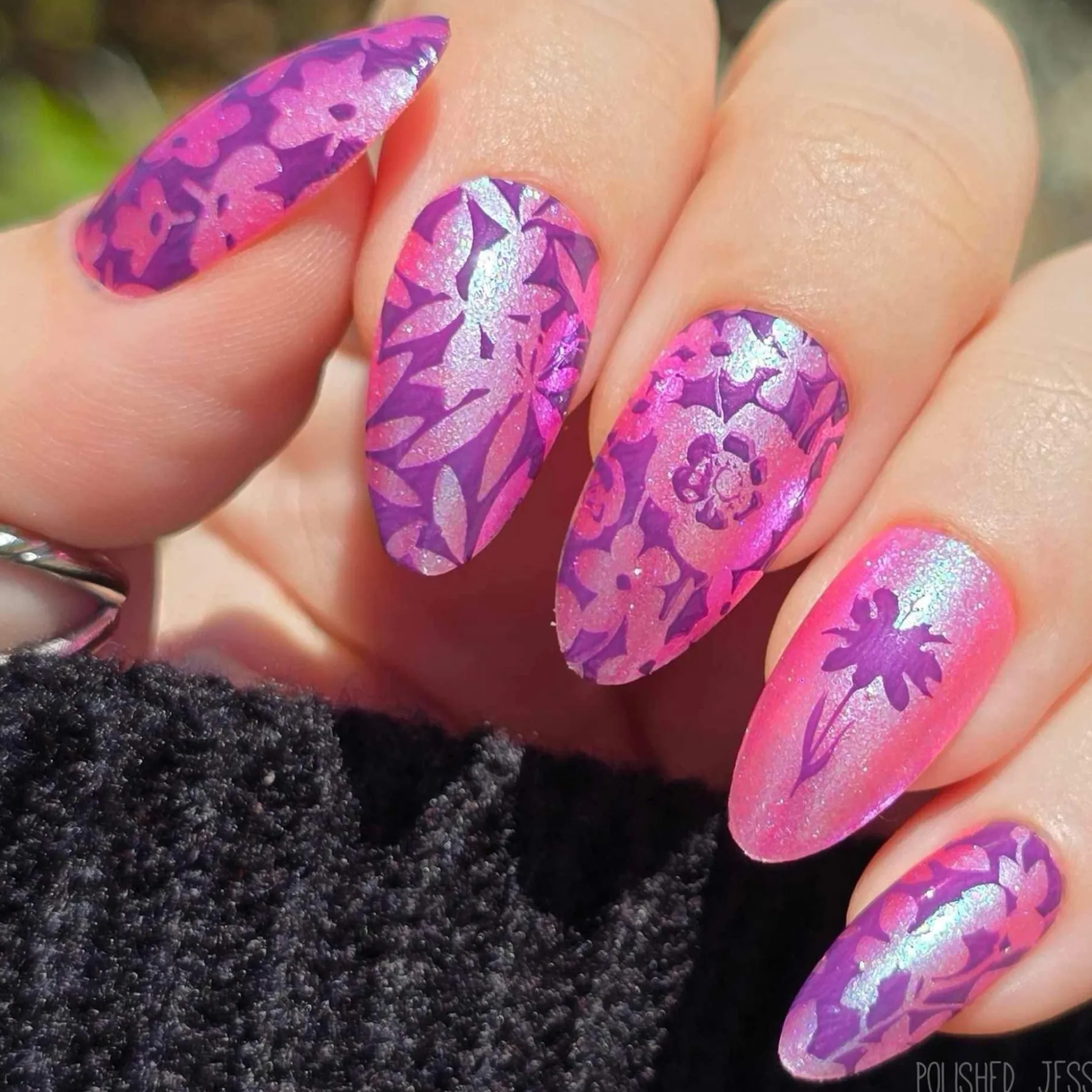 Blooming Silhouettes (M584) - Nail Stamping Plate