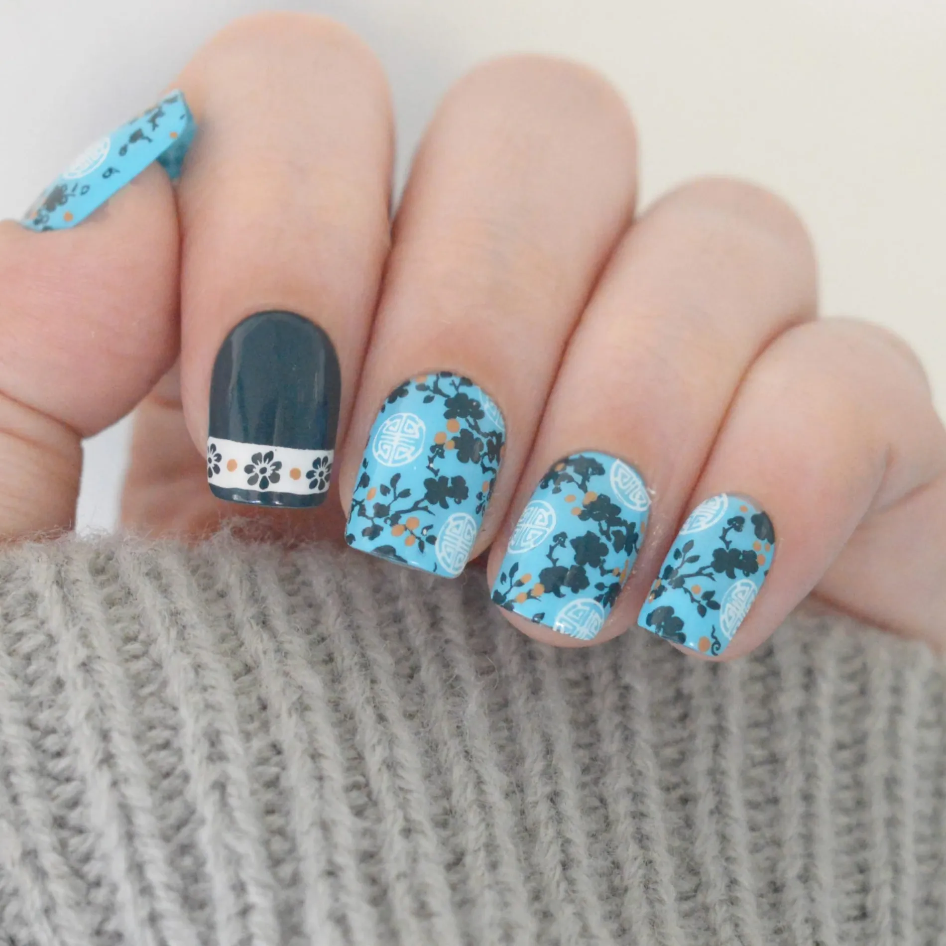 Ceremony Chic (M691) - Nail Stamping Plate