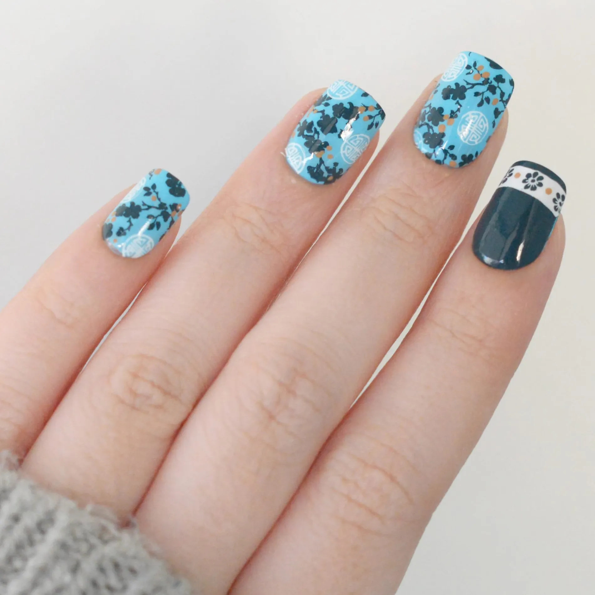 Ceremony Chic (M691) - Nail Stamping Plate