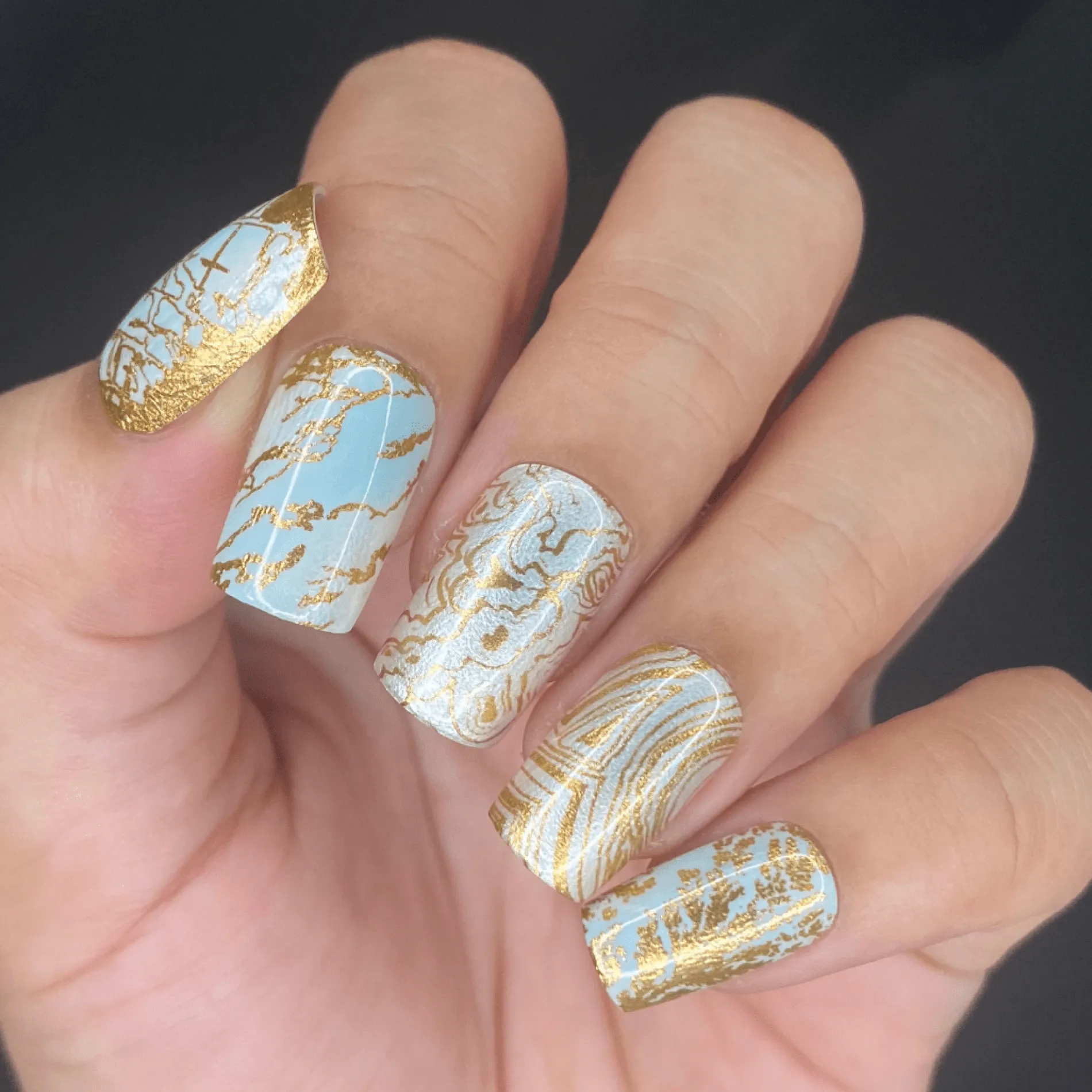 Chic Peek: Heart of Stone (BM-XL476) - Nail Stamping Plate