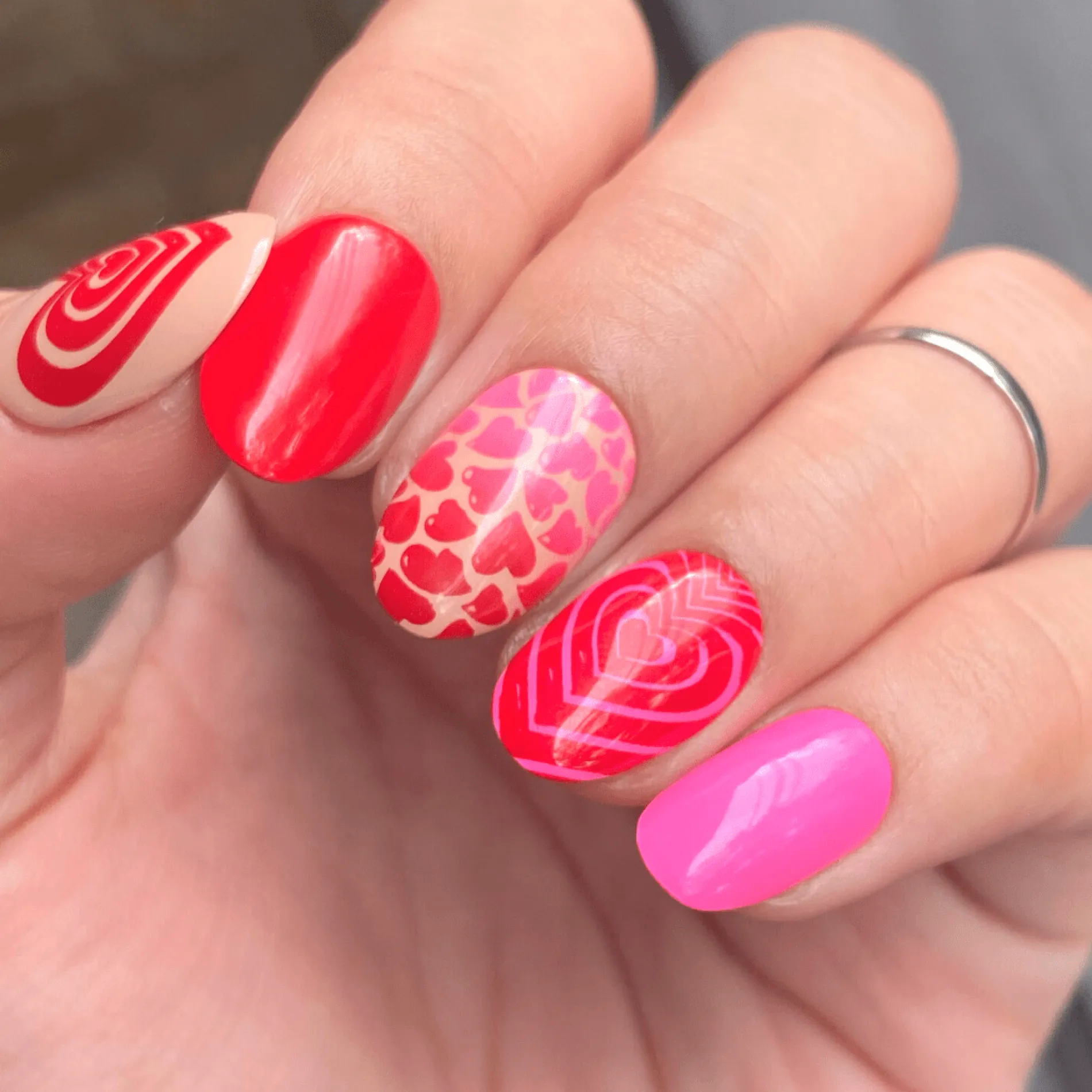 Classic Beauty: Hearts + Stars (XL355) - Nail Stamping Plate