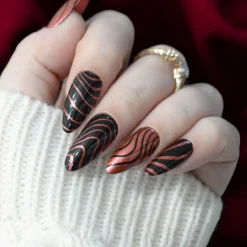 Couture Lines (M554) - Nail Stamping Plate
