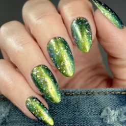 Flashy (NA037) - Green Iridescent Flakies