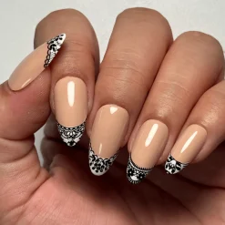 Lacey French (M477) - Nail Stamping Plate