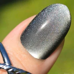 Magnetic Metal Press On Nails - Short Round