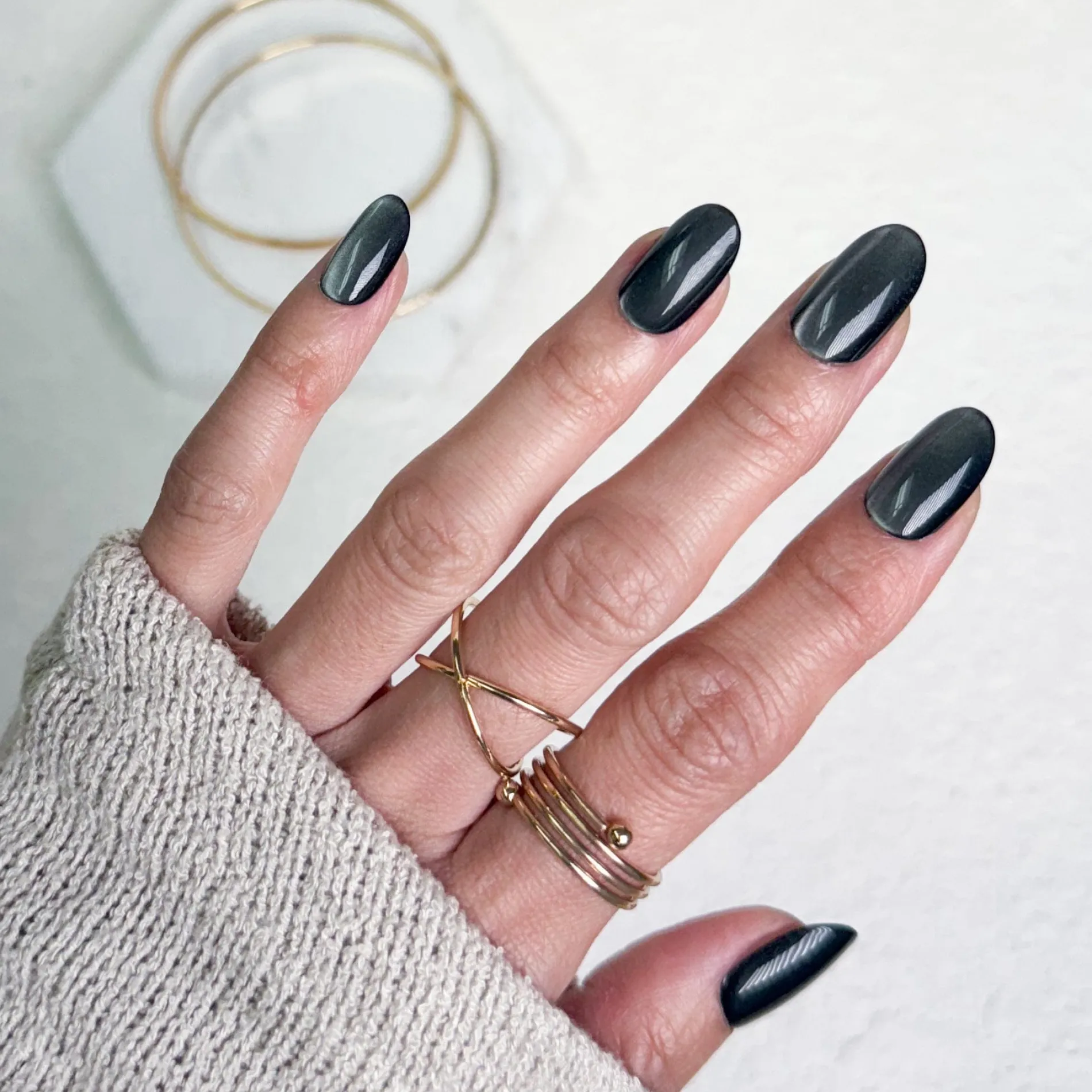 Magnetic Metal Press On Nails - Short Round
