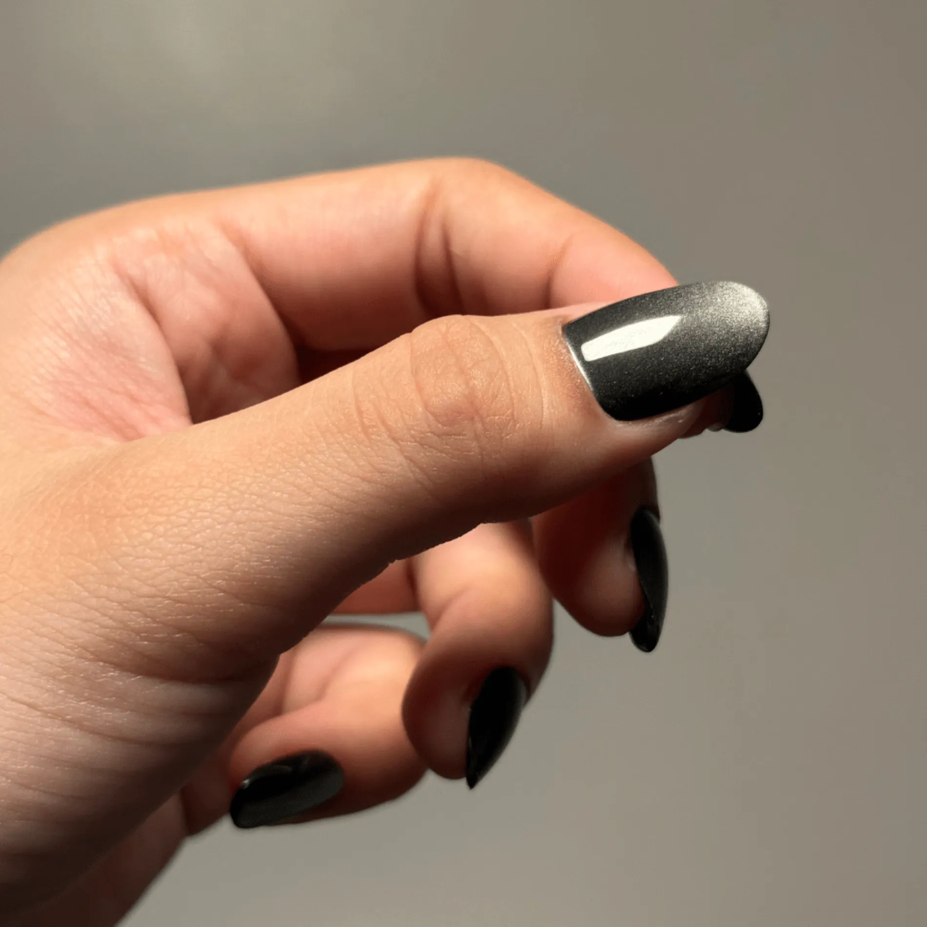 Magnetic Metal Press On Nails - Short Round