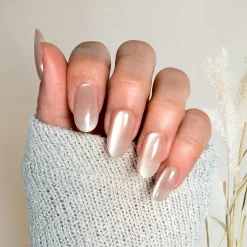 Magnetic Pearl Press On Nails - Short Round