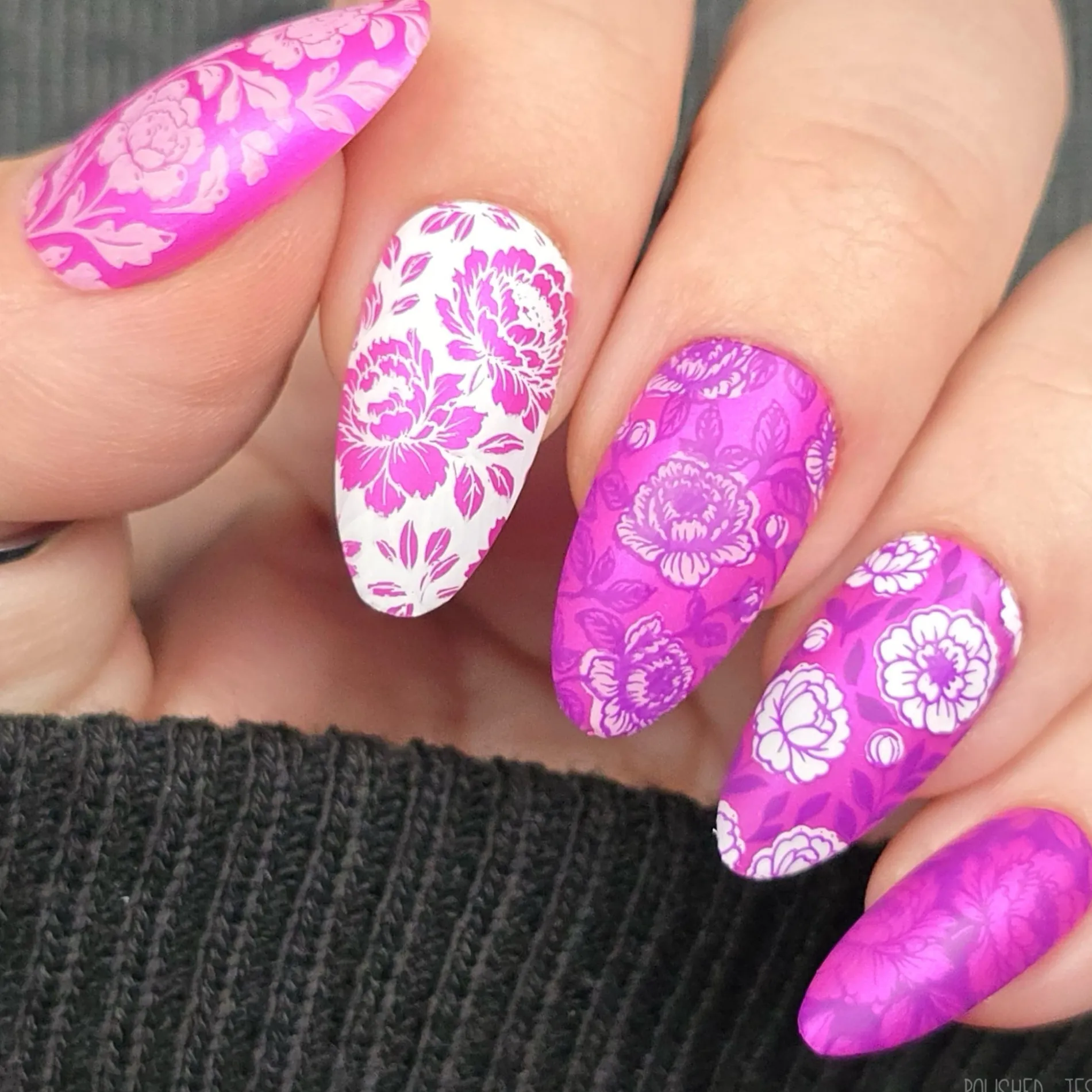 Peony Petals (M665) - Nail Stamping Plate