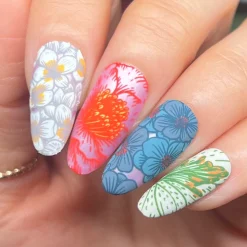 Pretty Petals (M571) - Nail Stamping Plate