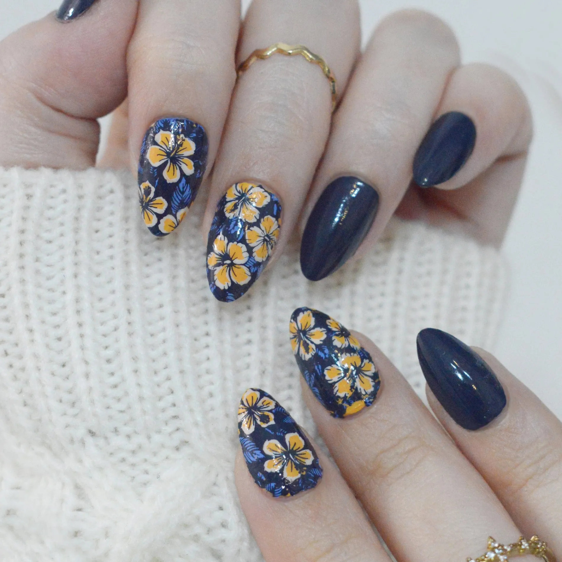 Rainforest Blooms (M612) - Nail Stamping Plate