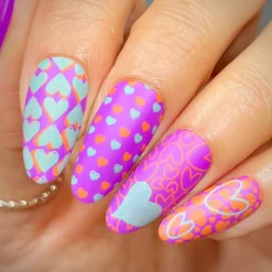 Shape Nouveau: Happy Hearts (M482) - Nail Stamping Plate