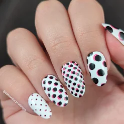 Shape Nouveau: Seeing Spots (M475) - Nail Stamping Plate