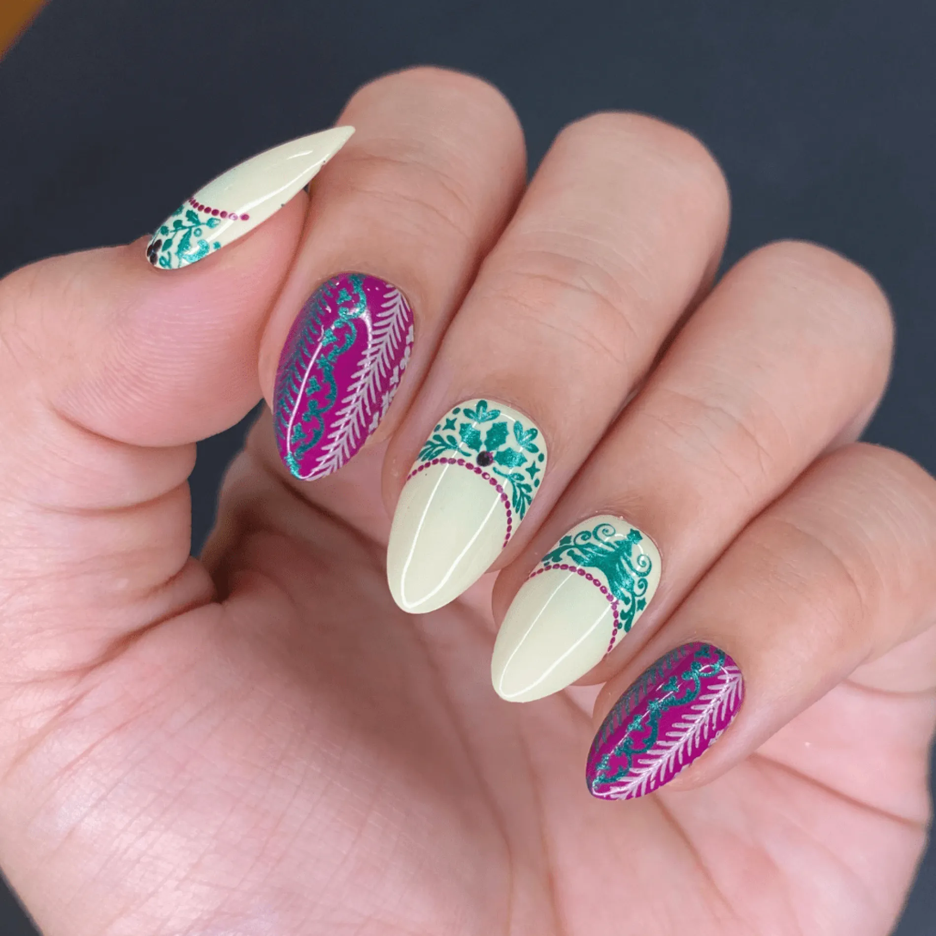 Winter French (M447) - Nail Stamping Plate